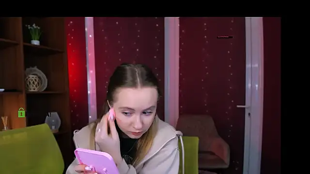 mila glow1 online show from 11-27-25, 07:27