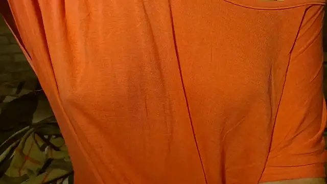 Snapshot of LorraineOSun chatting on 06-17-26, 07:15 LorraineOSun online show from 06-17-26, 07:15