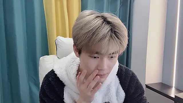 xiaoyang5200 online show from 03-05-26, 02:46