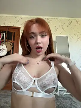 Snapshot of LunaMillie chatting on 05-11-26, 10:21 LunaMillie online show from 05-11-26, 10:21
