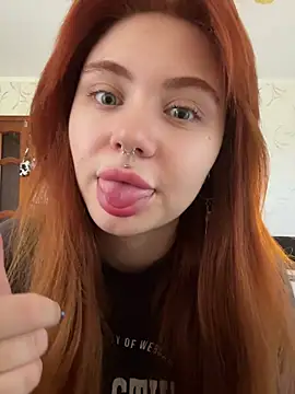 Snapshot of LunaMillie chatting on 05-16-26, 10:23 LunaMillie online show from 05-16-26, 10:23