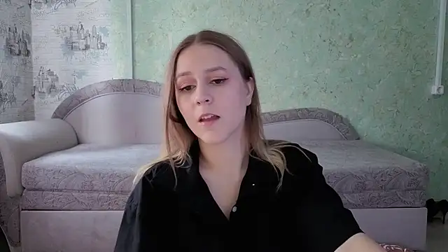 Snapshot of ShyMistery chatting on 10-14-25, 09:10 ShyMistery online show from 10-14-25, 09:10