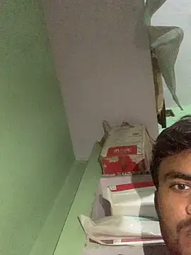 Snapshot of uniquesexyboy5689 chatting on 09-19-25, 05:13 uniquesexyboy5689 online show from 09-19-25, 05:13