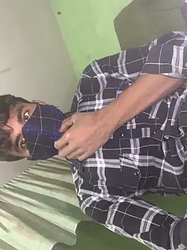 Snapshot of uniquesexyboy5689 chatting on 11-04-25, 01:54 uniquesexyboy5689 online show from 11-04-25, 01:54