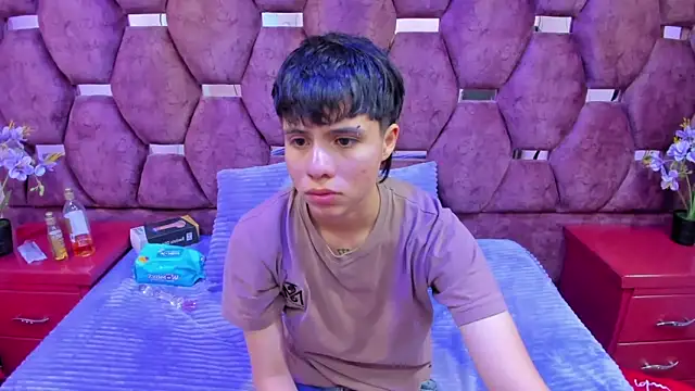 Bruno Cruzz online show from 10-22-25, 02:12