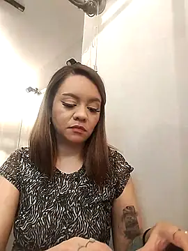 Sky Junne online show from 09-22-25, 04:09