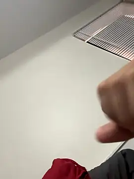 Snapshot of lionr0660 chatting on 10-03-25, 04:15 lionr0660 online show from 10-03-25, 04:15