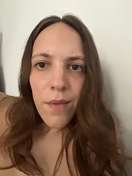 Snapshot of lauflor chatting on 02-12-26, 12:22 lauflor online show from 02-12-26, 12:22