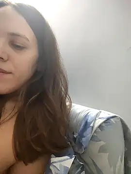 Snapshot of lauflor chatting on 04-19-26, 07:38 lauflor online show from 04-19-26, 07:38