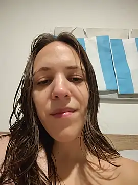 Snapshot of lauflor chatting on 07-08-26, 10:53 lauflor online show from 07-08-26, 10:53