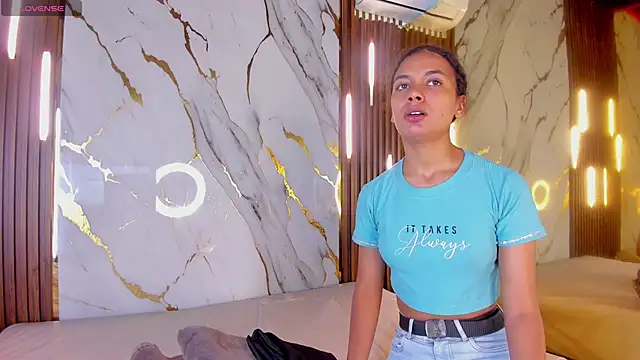 Snapshot of VictoriaDuart chatting on 11-08-25, 08:07 VictoriaDuart online show from 11-08-25, 08:07