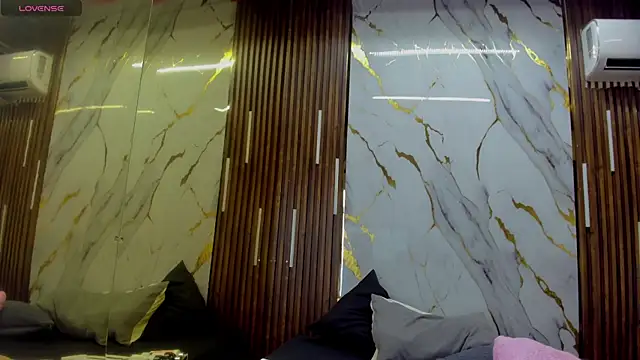 Snapshot of VictoriaDuart chatting on 11-10-25, 08:19 VictoriaDuart online show from 11-10-25, 08:19