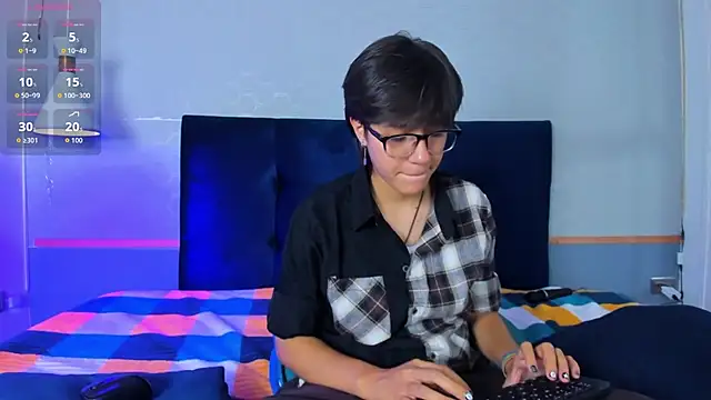 Tsuki Maru online show from 10-10-25, 08:08