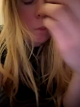 ellieen online show from 11-22-25, 11:15