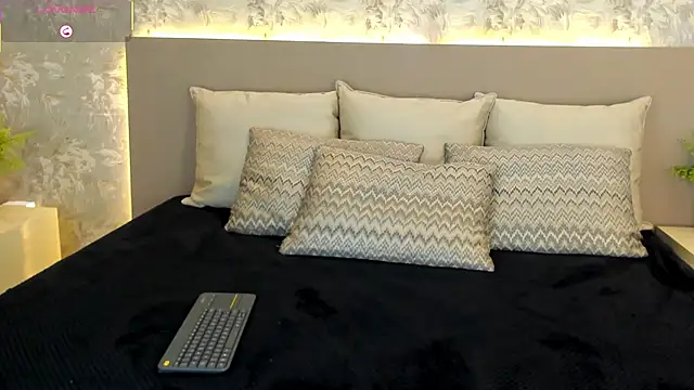 Snapshot of MilaGrace1 chatting on 09-30-25, 10:20 MilaGrace1 online show from 09-30-25, 10:20