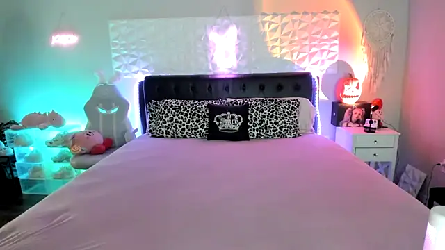 xbbybelle online show from 10-04-25, 03:04