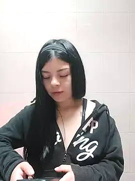 LunaJacobs online show from 04-15-26, 09:26