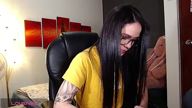 Ashley olivares online show from 11-04-25, 01:48