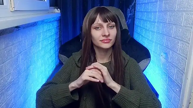 Snapshot of girlfriend_night17 chatting on 11-04-25, 11:15 girlfriend night17 online show from 11-04-25, 11:15