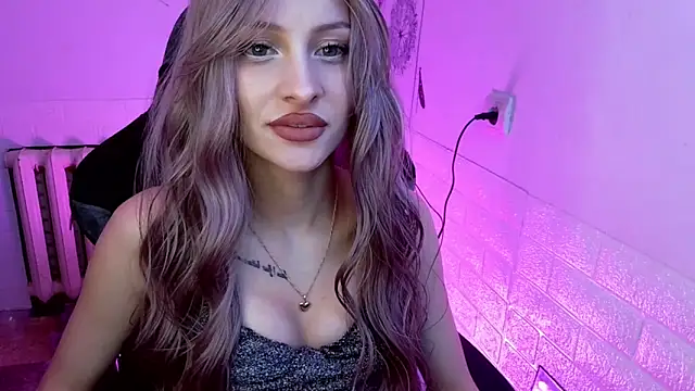 Snapshot of girlfriend_night17 chatting on 02-24-26, 01:58 girlfriend night17 online show from 02-24-26, 01:58