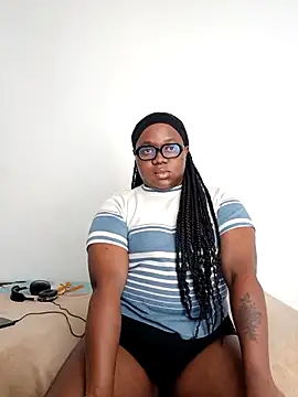 Snapshot of Gyminae chatting on 10-23-25, 07:07 Gyminae online show from 10-23-25, 07:07