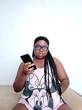 Snapshot of Gyminae chatting on 11-01-25, 07:10 Gyminae online show from 11-01-25, 07:10