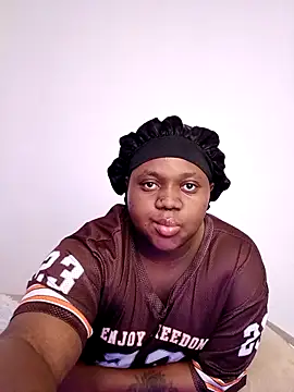 Snapshot of Gyminae chatting on 11-15-25, 02:46 Gyminae online show from 11-15-25, 02:46