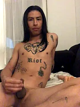 Snapshot of natirivas72 chatting on 10-20-25, 11:05 natirivas72 online show from 10-20-25, 11:05