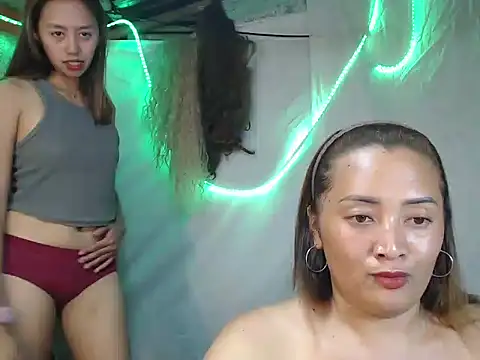 Snapshot of pinkysexypinay chatting on 09-20-25, 12:28 pinkysexypinay online show from 09-20-25, 12:28