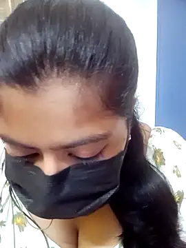 Snapshot of Reshma-Rani chatting on 10-12-25, 07:35 Reshma-Rani online show from 10-12-25, 07:35