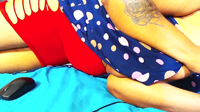 BeverlyQueen14 online show from 09-10-25, 07:03