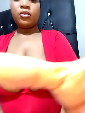 BeverlyQueen14 online show from 12-16-25, 09:31