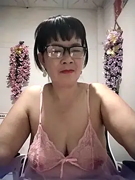 Snapshot of Ki_xxx chatting on 09-23-25, 03:04 Ki xxx online show from 09-23-25, 03:04