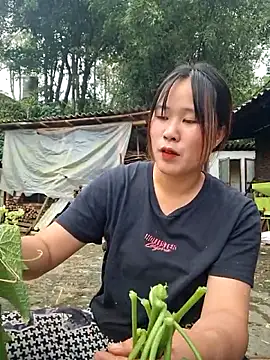 ALIENHR38 online show from 10-27-25, 02:48