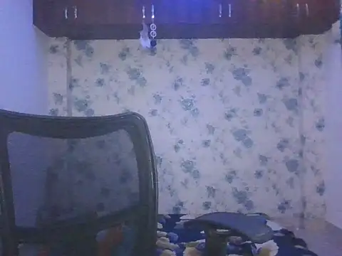 priyaverma00 online show from 10-18-25, 08:20