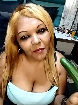 Snapshot of hemilynthomas2467 chatting on 12-14-25, 02:11 hemilynthomas2467 online show from 12-14-25, 02:11