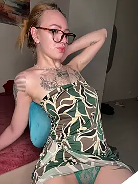 Snapshot of Amore_Mia_ chatting on 07-25-26, 01:15 Amore Mia online show from 07-25-26, 01:15