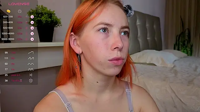 JuliannaWenger online show from 09-15-25, 05:13