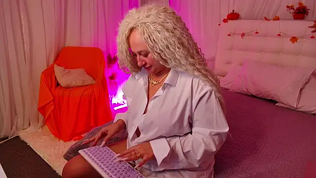 Lilit 1Love online show from 10-29-25, 04:20