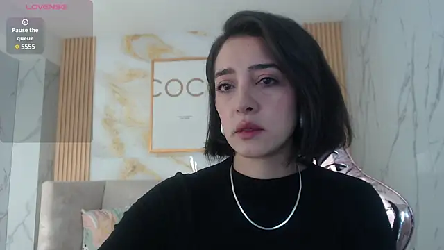 sara lopez s online show from 10-24-25, 01:29