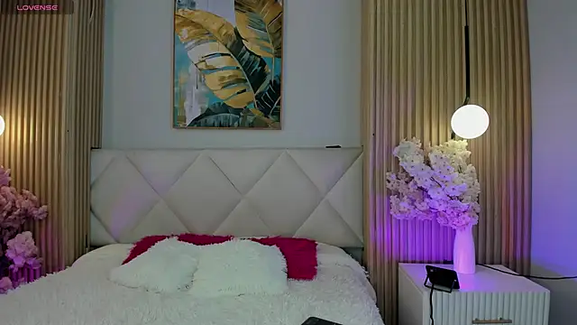 Mila Hank  online show from 03-25-26, 12:11