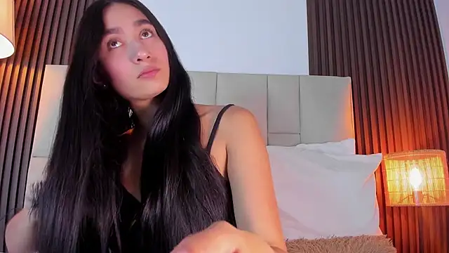 Snapshot of Nicolqueen_ chatting on 04-23-26, 11:20 Nicolqueen online show from 04-23-26, 11:20