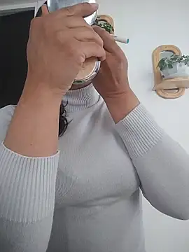 KittyHoleshot87 online show from 04-08-26, 03:01