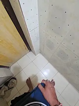 Snapshot of Gamecoc chatting on 10-14-25, 05:58 Gamecoc online show from 10-14-25, 05:58