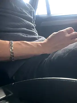 Snapshot of bmwe71 chatting on 09-16-25, 10:38 bmwe71 online show from 09-16-25, 10:38