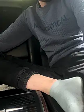 Snapshot of bmwe71 chatting on 09-17-25, 10:06 bmwe71 online show from 09-17-25, 10:06