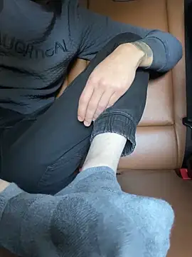 Snapshot of bmwe71 chatting on 10-02-25, 01:40 bmwe71 online show from 10-02-25, 01:40