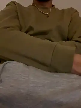 Snapshot of bmwe71 chatting on 10-13-25, 09:15 bmwe71 online show from 10-13-25, 09:15