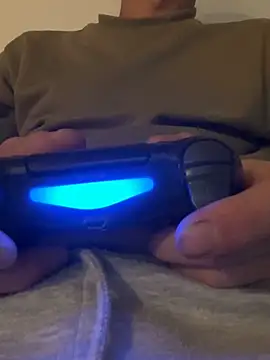 Snapshot of bmwe71 chatting on 10-15-25, 07:58 bmwe71 online show from 10-15-25, 07:58