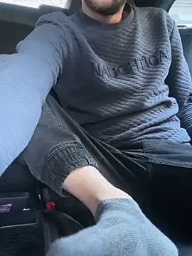 Snapshot of bmwe71 chatting on 10-23-25, 01:21 bmwe71 online show from 10-23-25, 01:21